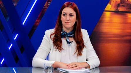 ALICIA BUGEJA SAID TINTERVJENI B’POST FUQ IL-PAĠNA FACEBOOK TA’ ADRIAN DELIA