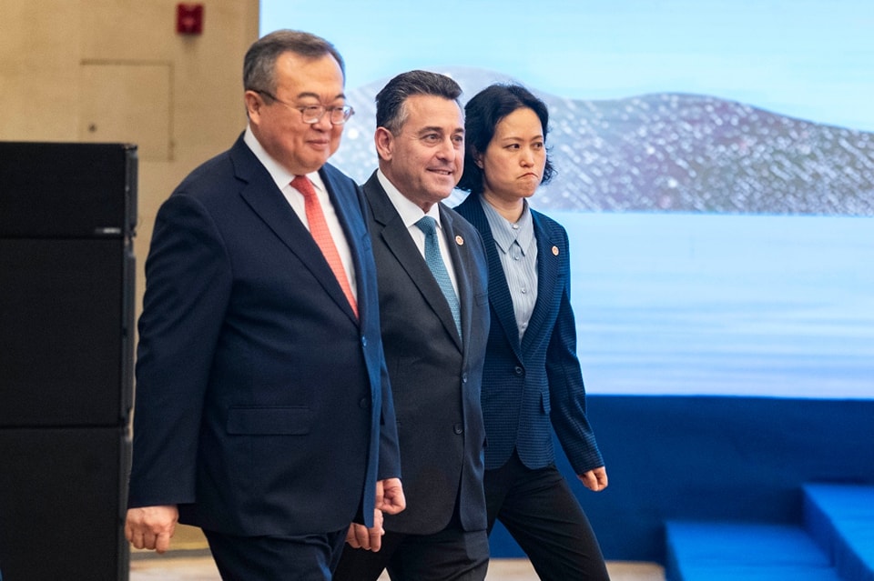 HUAWEI: IMMA BERNARD KEMM INT ŻGUR LI LTQAJT MA’ POLITIĊI BISS FIĊ-ĊINA?