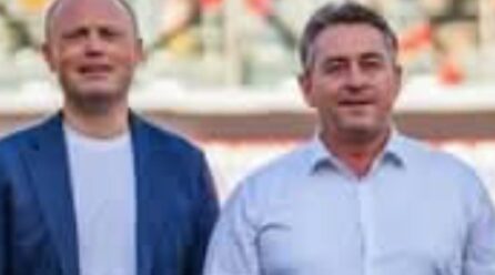 BERNARD GRECH TAĦT ATTAKK MINN ‘REPUBBLIKA’ U ‘OCCUPY JUSTICE’ GĦAX DEHER SPALLA MA’ SPALLA MA’ JOSEPH MUSCAT
