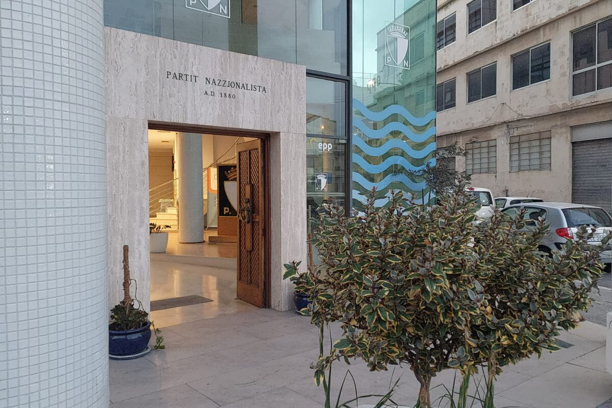 DIK IT-TELEFONATA MID-DAR ĊENTRALI LILL-MARA TAL-‘KOĦĦU’