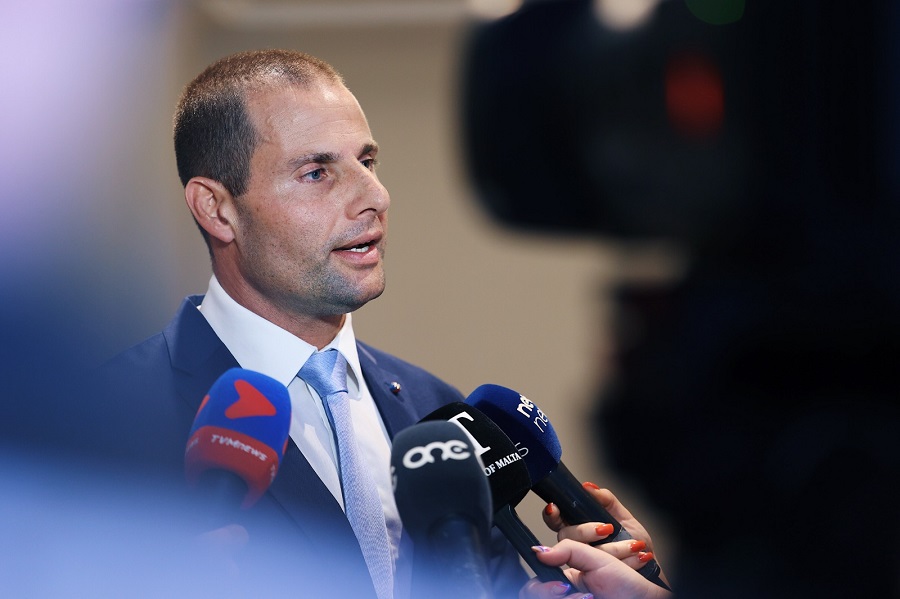 BIL-FILMAT: IL-PM ROBERT ABELA JISPJEGA L-FATTI DWAR IL-BASTIMENT ‘CONSCIENCE’ BARRA L-IBĦRA MALTIN