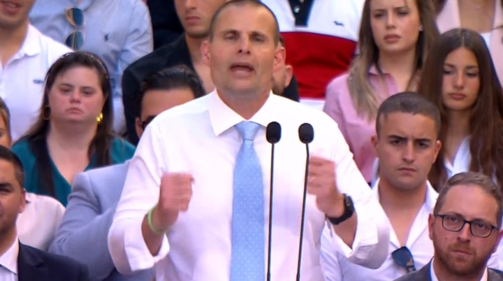 IL-PM ABELA B’MESSAĠĠ TA’ SERĦAN IL-MOĦĦ LILL-ĦADDIEMA U LILL-INVESTITURI, ‘MAGĦNA SE TKOMPLU TAĦDMU’