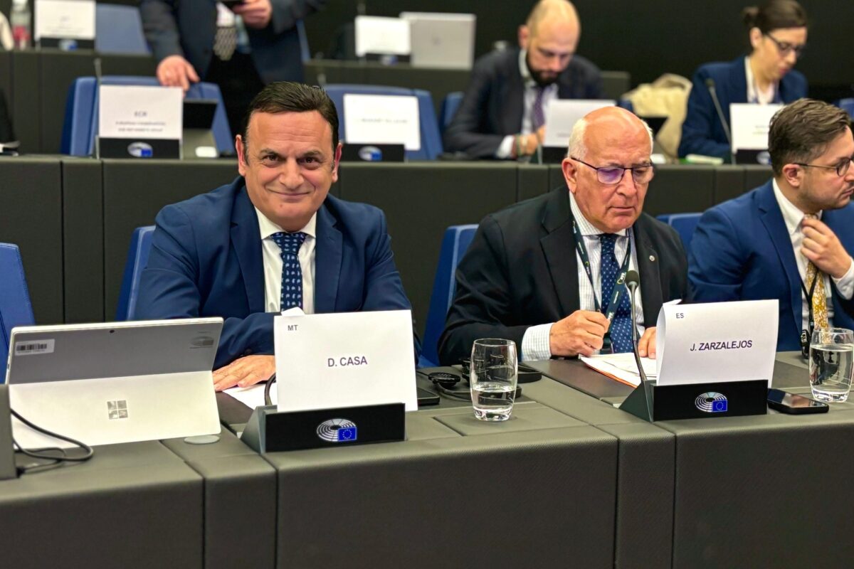 JITKAŻA FIL-PARLAMENT EWROEPW GĦAX NGĦATA T-TITLU TA’ ‘TRADITUR’