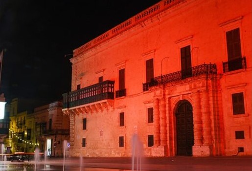 AĠĠIRNATA: IRLANDIŻ FIS-SAKRA JITLA’ MAL-ĦITAN TAL-PALAZZ FIL-BELT