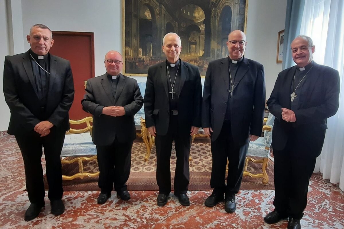 L-ISFQIJIET MALTIN ITENNU LEALTA’ LEALTA’ PAPA LEO XIV U JIPPUBBLIKAW RITRATT MIEGĦU F’MALTA