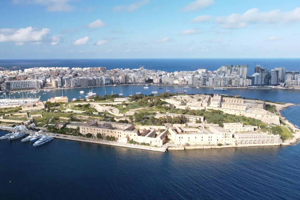 MANOEL ISLAND: MINN DAK LI ĦIEREĠ MILL-PN, ‘THERE IS MORE THAT MEETS THE EYE’