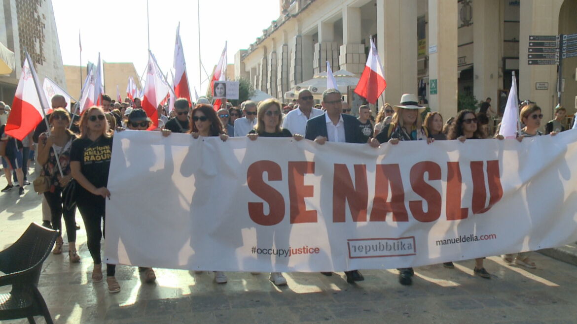F’XIFER L-IMPLUŻJONI, TA’ REPUBBLIKA JDURU GĦAL BERNARD GRECH TALLI MA QABIŻX GĦAL AQUILINA