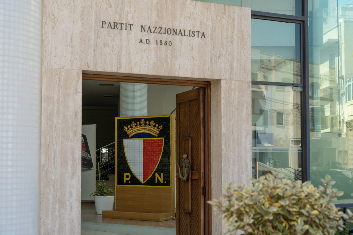 KIF L-ESTREMISTI FIL-PN QASMU LILL-MODERATI, U KIF XORTA HUMA SE JKOMPLU JIDDOMINAW