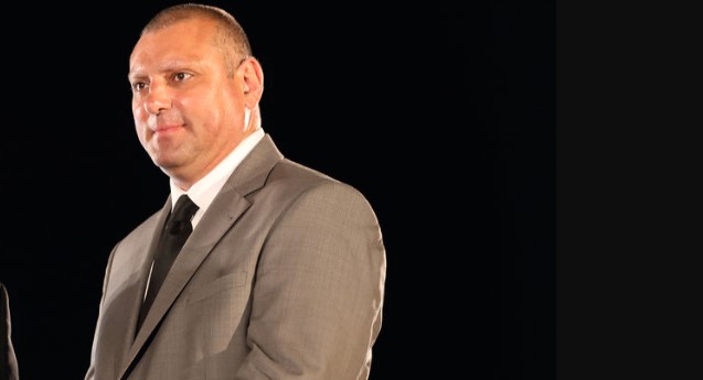 JOE MIKALLEF U L-FABBRIKA TAL-GIDEB U L-ĦDURA