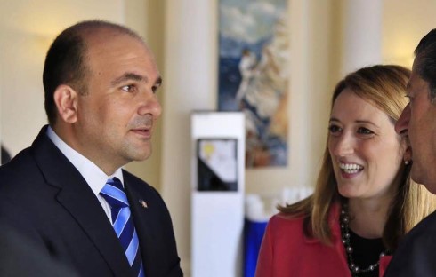 METSOLA, X’SE TAGĦMEL FUQ PETER AGIUS LI GIDEB FUQ PERSUNA U ĦELA L-ĦIN TAL-OLAF?