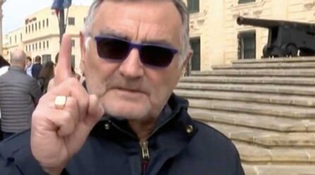 DAN EDDIE WKOLL, FI XJUĦITU JIBQA’ BIL-LANŻIT KONTRA L-LABOUR
