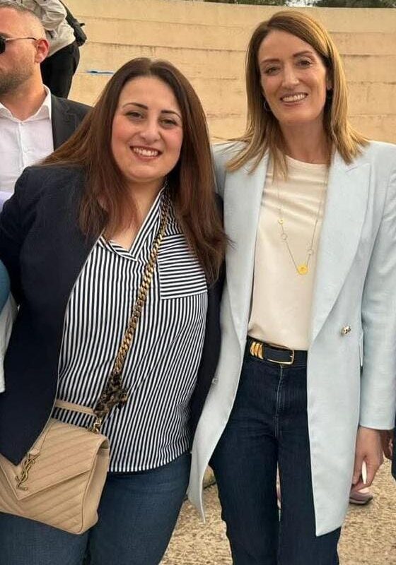 META L-‘IMELDA MARCOS’ TA’ MALTA LTAQGĦET MA’ METSOLA B’BASKET TA’ €2,000