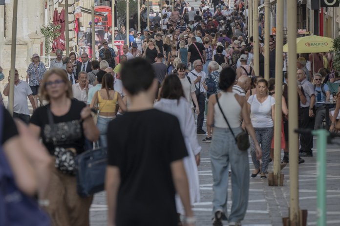 ‘ĠEJ BUDGET IEĦOR B’SAĦĦTU’ – IL-MINISTRU CLYDE CARUANA