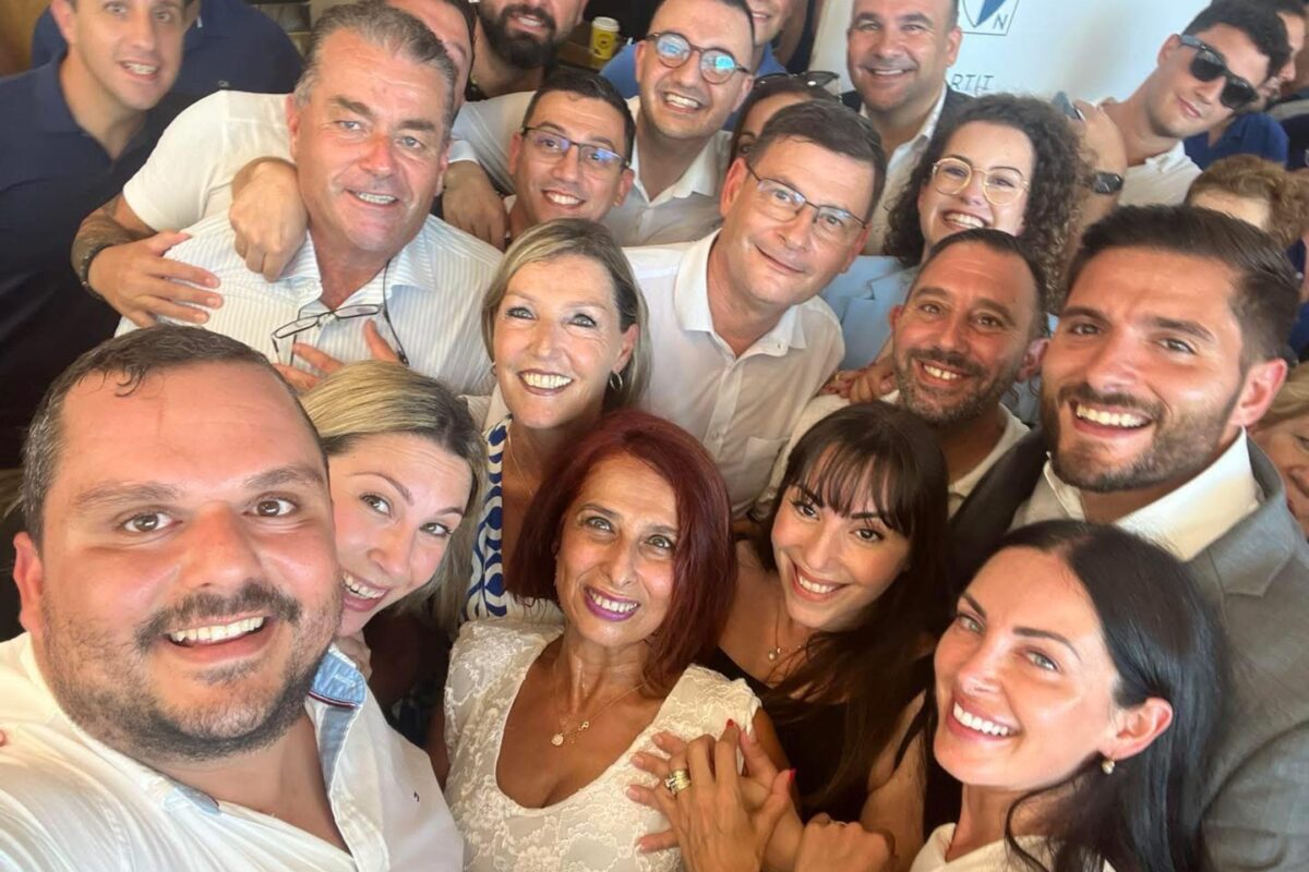 ALEX, ATTENT GĦALIEX WARA T-TBISSIM HEMM MIN HU LEST BIS-SIKKINA GĦALIK!