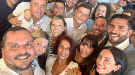 ALEX, ATTENT GĦALIEX WARA T-TBISSIM HEMM MIN HU LEST BIS-SIKKINA GĦALIK!