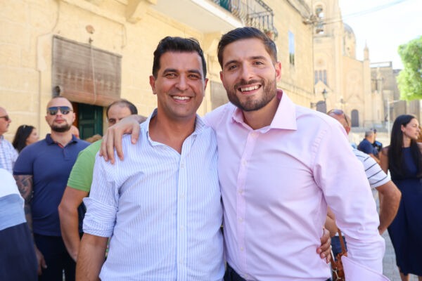 PANIKU FID-DAR ĊENTRALI WARA L-MEWĠA TA’ RABJA GĦALL-‘ĦADMA’ TAS-SURVEYS