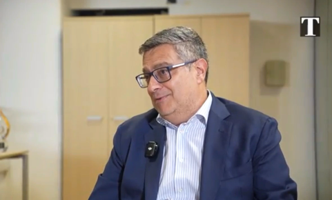 ADRIAN DELIA GĦANDU BIEX JINKWIETA FUQ L-IRWOL TA’ SIMON MIZZI FIS-SURVEYS TAL-MALTATODAY
