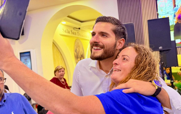 ĦU RITRATT MA’ ALEX, U SALVA LILL-PN MINN ‘DEFAULT’ FUQ IL-PAGI TAL-ĦADDIEMA