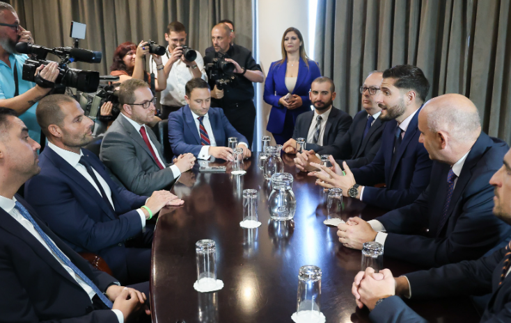 ALEX, MELA AGIUS CABOURDAIN M’GĦANDHIEX POST MAL-MEJDA TIEGĦEK?