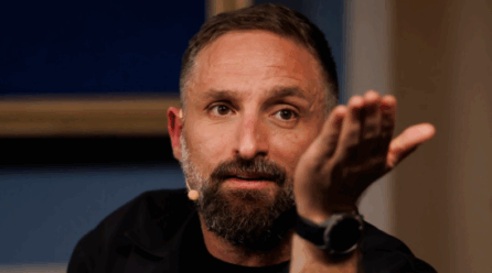 TAF TISTĦI JON MALLIA? ISSA QED TAĦARQEK QALBEK FUQ IC-CHATS?