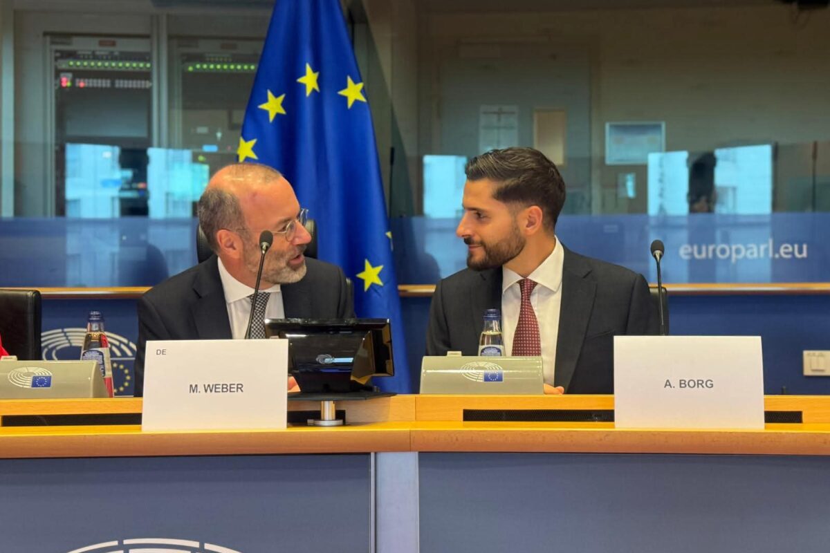 ALEX, X’FONDI GĦEDT LI MORT BIEX IĠĠIB GĦAL MALTA?